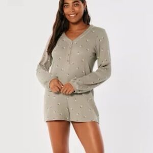 Gilly Hicks Waffle Green Floral Long Sleeve Romper - Size Small